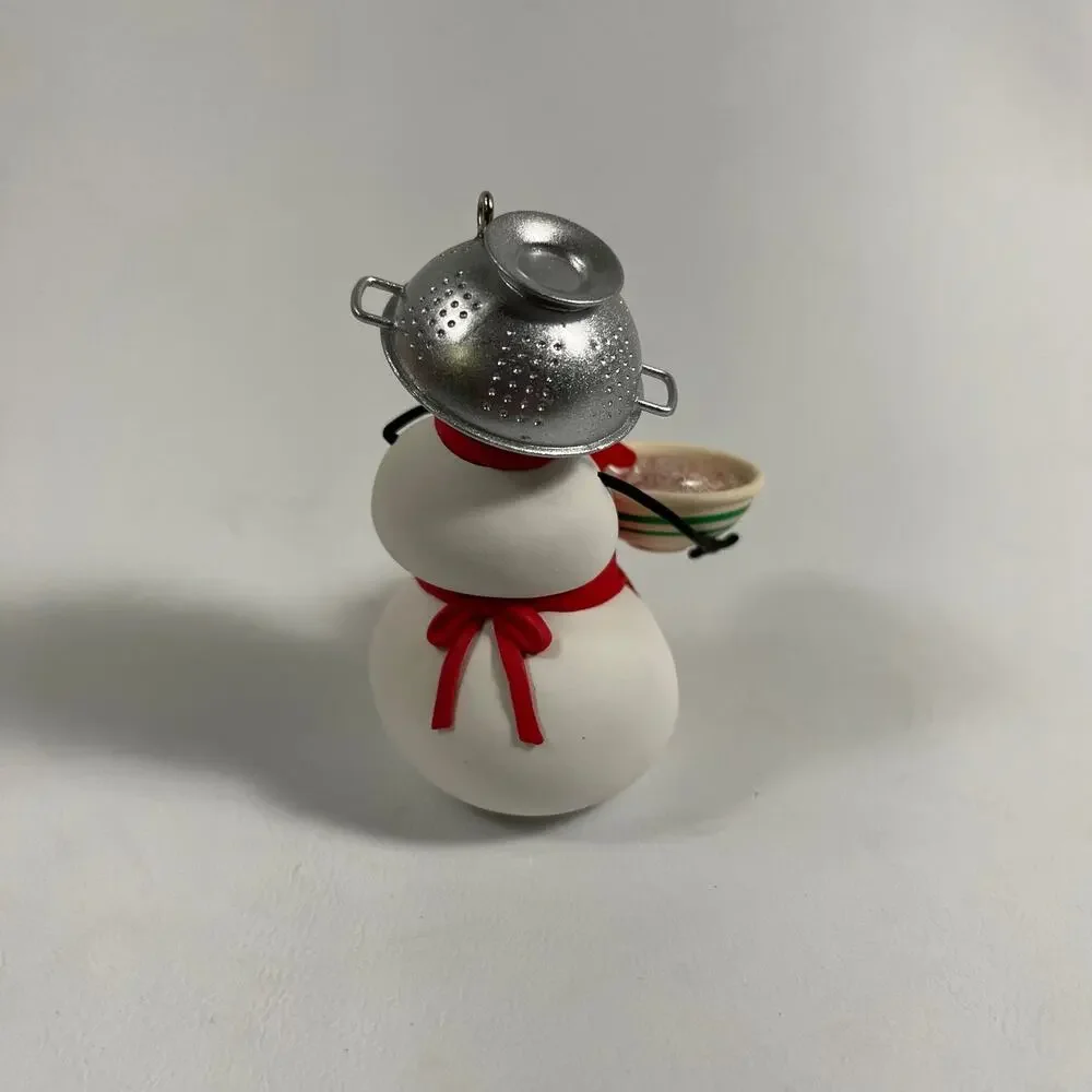 2015 Hallmark Keepsake Ornament Merry in the Making Snowman Baker Christmas